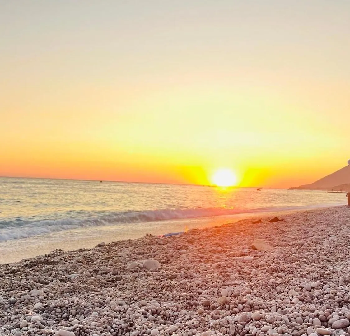 Reana Apartament Dhermi Beach Apartment